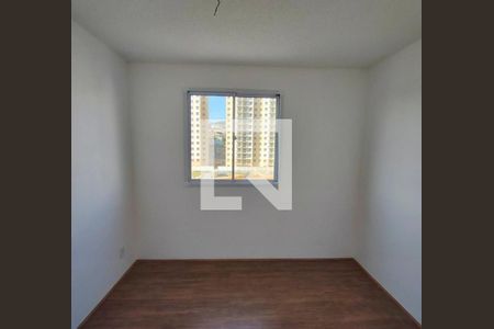 Quarto de apartamento para alugar com 2 quartos, 32m² em Vila Carmosina, São Paulo