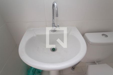 Banheiro de apartamento para alugar com 1 quarto, 30m² em Vila Albertina, São Paulo