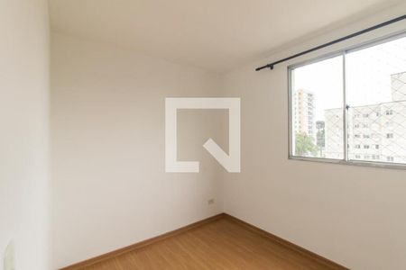 Quarto 1 de apartamento para alugar com 2 quartos, 52m² em Pinheirinho, Curitiba