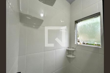 Banheiro  de kitnet/studio para alugar com 1 quarto, 27m² em Santo Antonio de Lisboa, Florianópolis