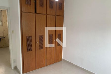 Quarto 2 de apartamento para alugar com 2 quartos, 65m² em José Menino, Santos