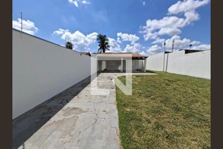 Área externa de casa para alugar com 2 quartos, 80m² em Pacaembu, Uberlândia