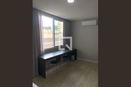Sala/Quarto de apartamento para alugar com 1 quarto, 40m² em Centro Histórico, Porto Alegre
