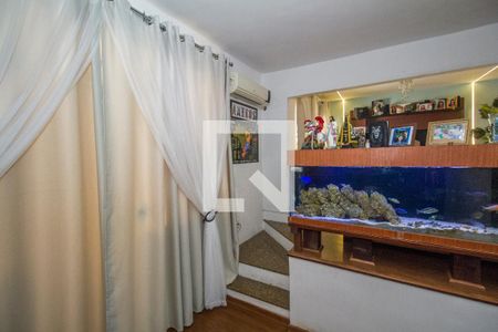 Sala de casa à venda com 4 quartos, 150m² em Vila Valqueire, Rio de Janeiro