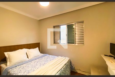 Suite  de casa à venda com 6 quartos, 240m² em Parque Cisper, São Paulo