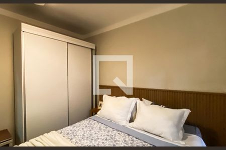 Suite  de casa à venda com 6 quartos, 240m² em Parque Cisper, São Paulo