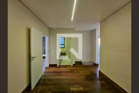 Apartamento à venda com 3 quartos, 257m² em Cambuí, Campinas