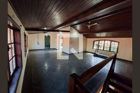 Casa à venda com 4 quartos, 254m² em Itaipu, Niterói