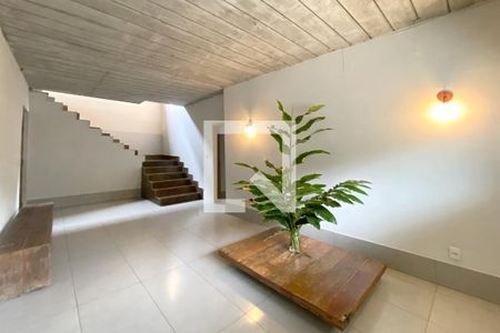 Sala de casa à venda com 4 quartos, 400m² em Vila Oeste, Belo Horizonte