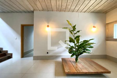 Sala de casa à venda com 4 quartos, 400m² em Vila Oeste, Belo Horizonte