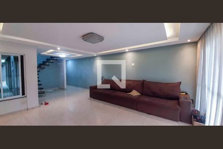 Casa à venda com 4 quartos, 250m² em Bussocaba, Osasco