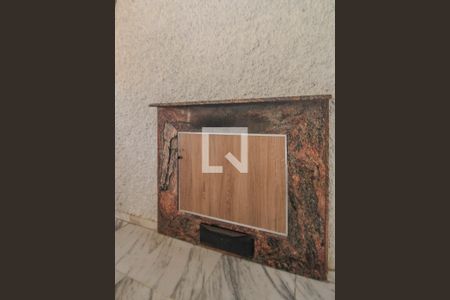 Sala de casa à venda com 4 quartos, 500m² em Teresópolis, Porto Alegre