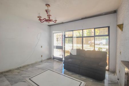 Sala de casa à venda com 4 quartos, 500m² em Teresópolis, Porto Alegre