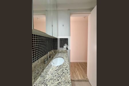 Banheiro de apartamento para alugar com 2 quartos, 60m² em Ponte Preta, Campinas