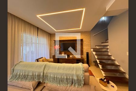 Sala de casa de condomínio para alugar com 3 quartos, 226m² em Recreio dos Bandeirantes, Rio de Janeiro