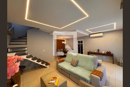 Casa de Condomínio para alugar com 3 quartos, 226m² em Recreio dos Bandeirantes, Rio de Janeiro