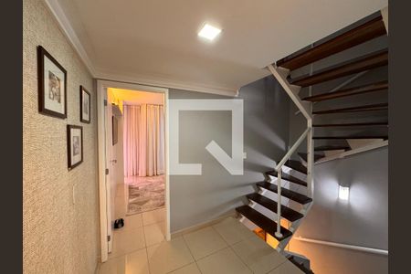 Escada de casa de condomínio para alugar com 3 quartos, 226m² em Recreio dos Bandeirantes, Rio de Janeiro