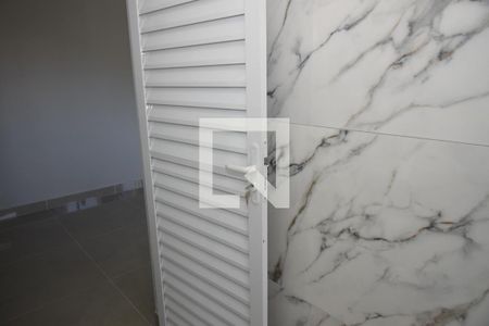Banheiro de apartamento para alugar com 1 quarto, 50m² em Jardim Santo Eduardo, Embu das Artes