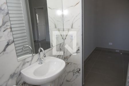 Banheiro de apartamento para alugar com 1 quarto, 50m² em Jardim Santo Eduardo, Embu das Artes