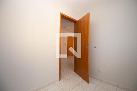 Quarto 2 de apartamento para alugar com 2 quartos, 48m² em Quadra 101, Brasília