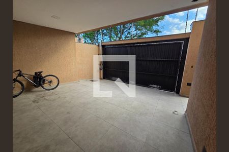 Garagem de casa para alugar com 3 quartos, 116m² em Guilhermina, Praia Grande