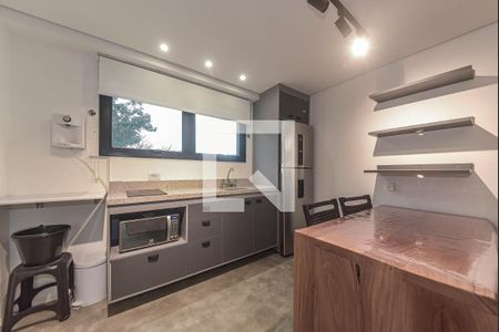 Cozinha de apartamento para alugar com 1 quarto, 42m² em Vila Cordeiro, São Paulo