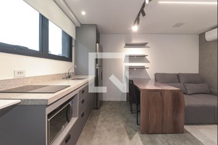 Cozinha de apartamento para alugar com 1 quarto, 42m² em Vila Cordeiro, São Paulo