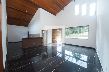 sala de casa de condomínio à venda com 3 quartos, 236m² em Casa Branca, Brumadinho