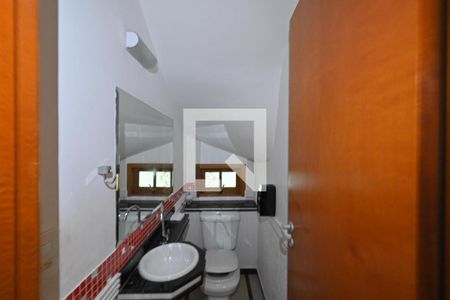 Lavabo de casa para alugar com 4 quartos, 176m² em Vila do Bosque, São Paulo