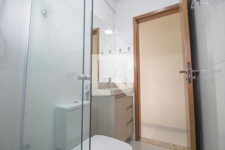 Banheiro 1 de casa para alugar com 2 quartos, 100m² em Cidade Satelite Santa Barbara, São Paulo