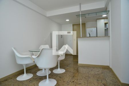 Sala de apartamento para alugar com 1 quarto, 50m² em Barra da Tijuca, Rio de Janeiro