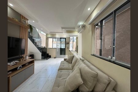 Sala de casa de condomínio à venda com 2 quartos, 118m² em Alphaville, Santana de Parnaíba