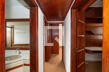 CORREDOR de apartamento à venda com 3 quartos, 101m² em Coração Eucarístico, Belo Horizonte