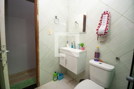 Banheiro da Suíte de casa para alugar com 3 quartos, 180m² em Chacaras Reunidas Santa Terezinha, Contagem