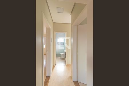 Corredor de casa de condomínio para alugar com 3 quartos, 110m² em Mato Grande, Canoas