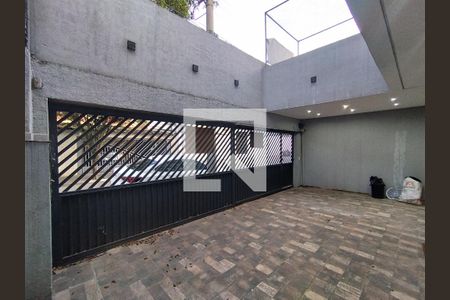 Garagem de casa à venda com 4 quartos, 221m² em Bosque da Saúde, São Paulo