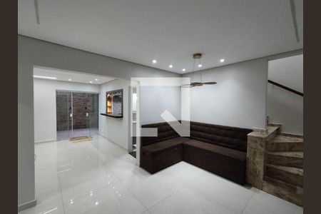 Sala  de casa à venda com 4 quartos, 221m² em Bosque da Saúde, São Paulo