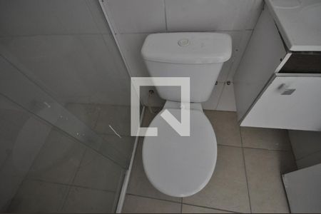 Banheiro de apartamento para alugar com 1 quarto, 39m² em Parque Vitoria, São Paulo
