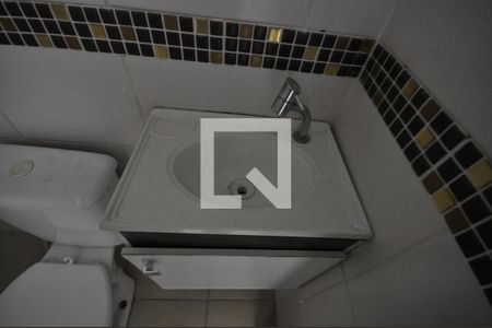 Banheiro de apartamento para alugar com 1 quarto, 39m² em Parque Vitoria, São Paulo