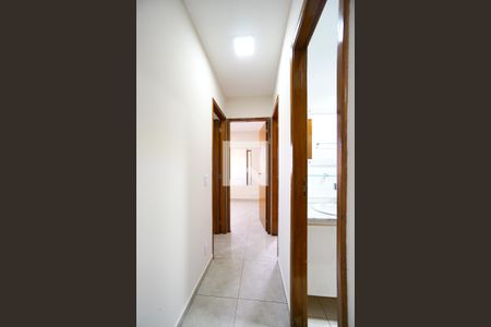 Corredor dos quartos de apartamento para alugar com 3 quartos, 63m² em Vila Carrão, São Paulo
