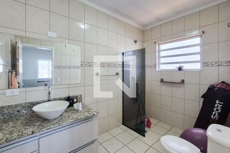 Banheiro da Suíte de casa à venda com 6 quartos, 255m² em Jardim Sao Luis, São Bernardo do Campo