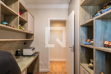 Escritório de apartamento à venda com 4 quartos, 105m² em Jardim Tupanci, Barueri