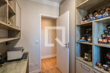 Escritório de apartamento à venda com 4 quartos, 105m² em Jardim Tupanci, Barueri