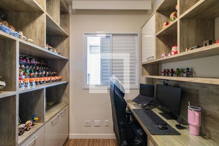 Escritório de apartamento à venda com 4 quartos, 105m² em Jardim Tupanci, Barueri
