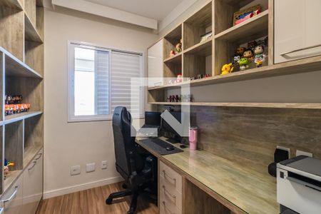 Escritório de apartamento à venda com 4 quartos, 105m² em Jardim Tupanci, Barueri