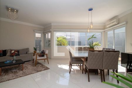 Sala de casa de condomínio para alugar com 4 quartos, 255m² em Jardim Golden Park, Hortolândia