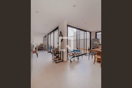 Casa à venda com 3 quartos, 300m² em Parque Sinai, Santana de Parnaíba