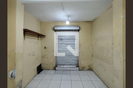 Garagem de casa à venda com 2 quartos, 200m² em Vila Brasilina, São Paulo