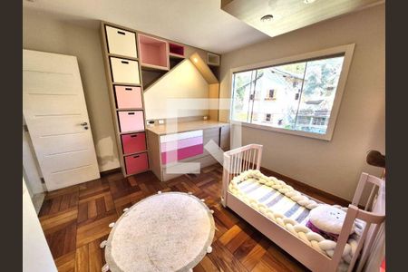 Casa à venda com 4 quartos, 280m² em Pendotiba, Niterói