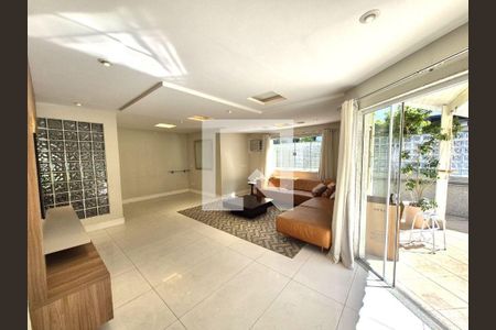 Casa à venda com 4 quartos, 280m² em Pendotiba, Niterói